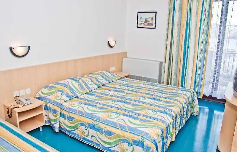 Veli Mel Hotel - San Marino Sunny Resort By Valamar Lopar