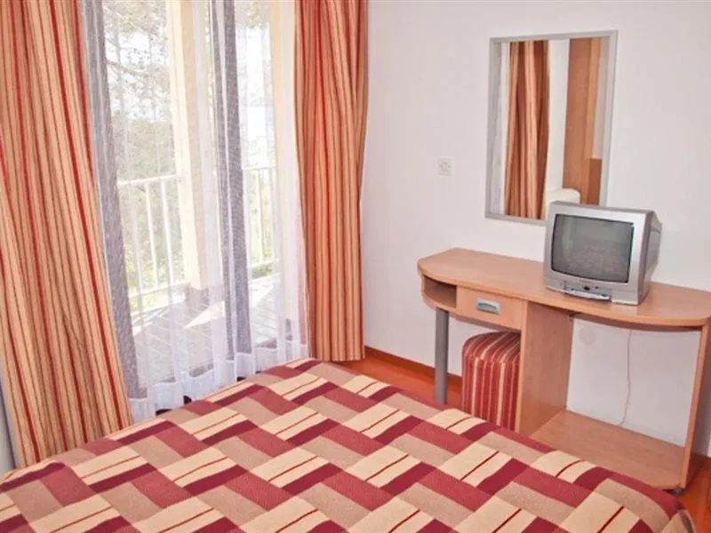 Veli Mel Hotel - San Marino Sunny Resort By Valamar Lopar