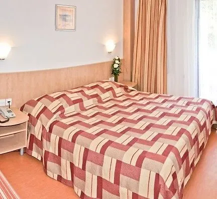 Veli Mel Hotel - San Marino Sunny Resort By Valamar Lopar